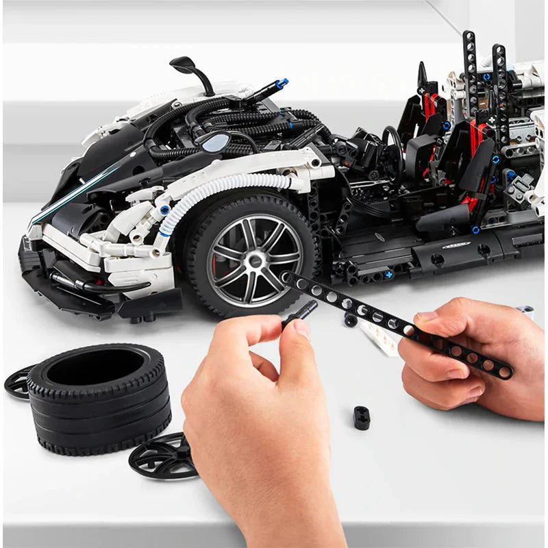 Pagani Huayra Roadster | 2896pcs