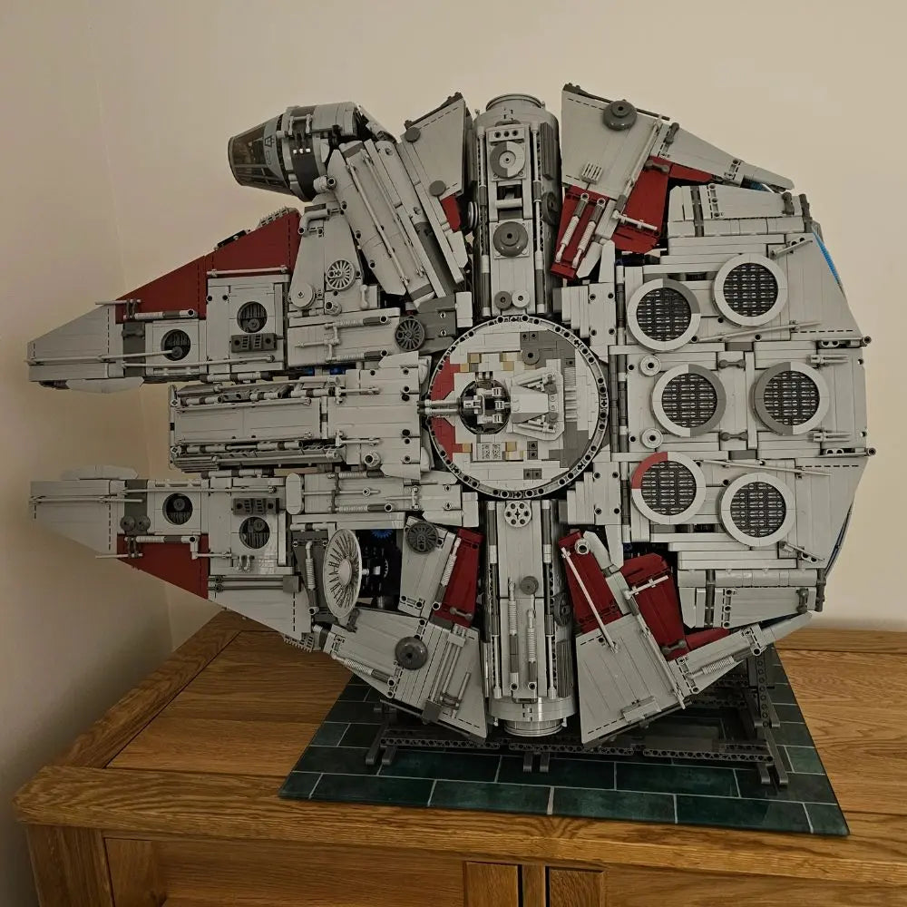 UCS Millenium Falcon with lighting | 11230pcs