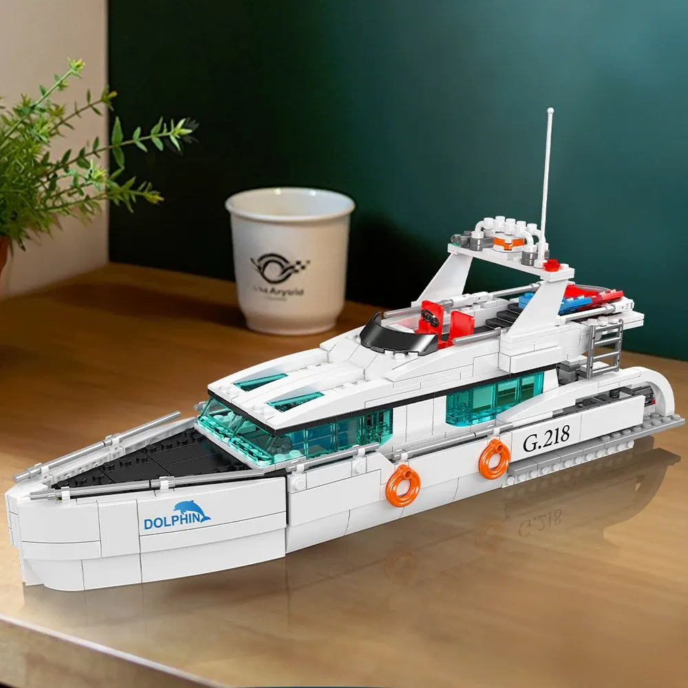 White Dolphin Yacht | 857pcs