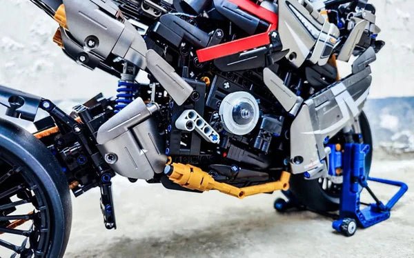 Suzuki B-King | 2426pcs